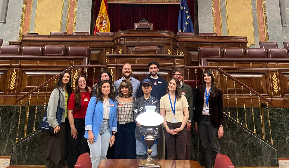 Foto de familia de los asistentes al taller