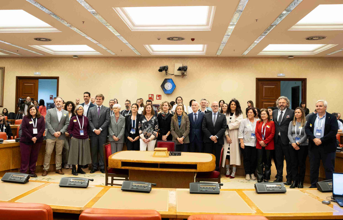 Advisory Board of Oficina C and the expert staff who contributed to the reports